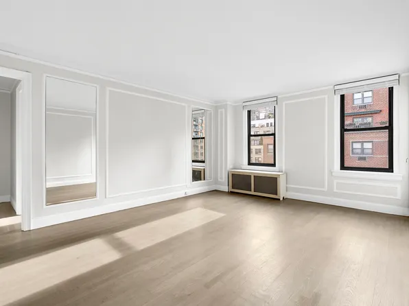 321 East 54th Street image 3 of 13