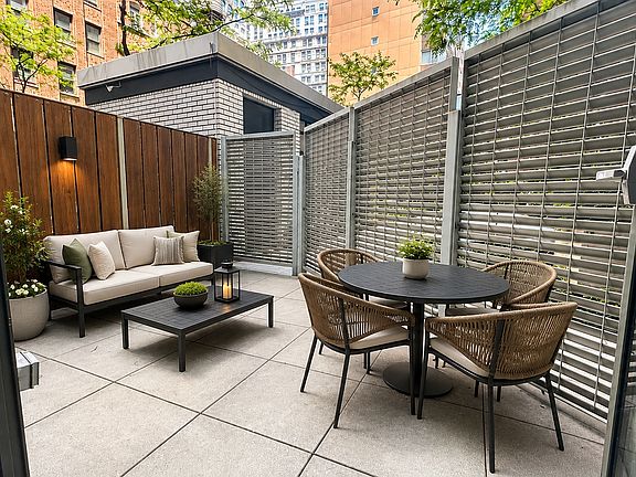 3rd image of 99 John St APT 501