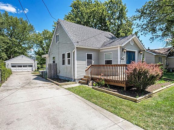 3rd image of 6077 Grove Ave