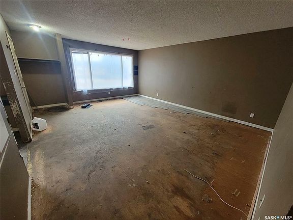 3rd image of 1152 108th St