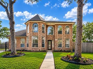 9714 Broadley Dr, Sugar Land, TX 77498