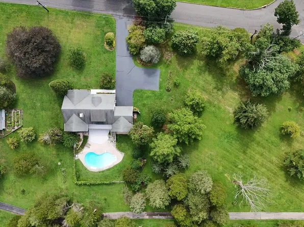 2080 Trumbauer Rd, Lansdale, PA 19446