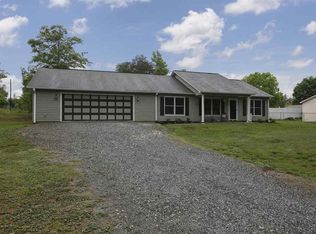 121 Bobo Rd, Wellford, SC 29385