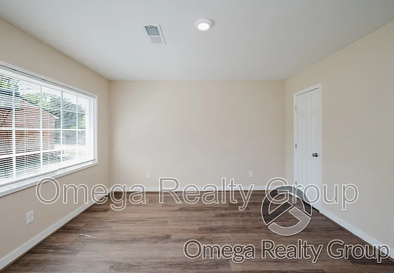 12 E Clay St — Photo 9