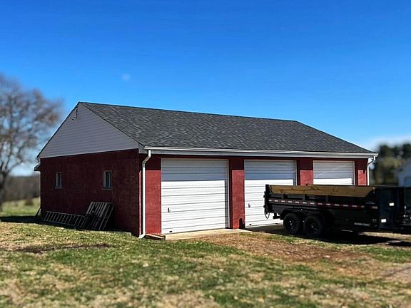 4th image of 1084 Altice Rd