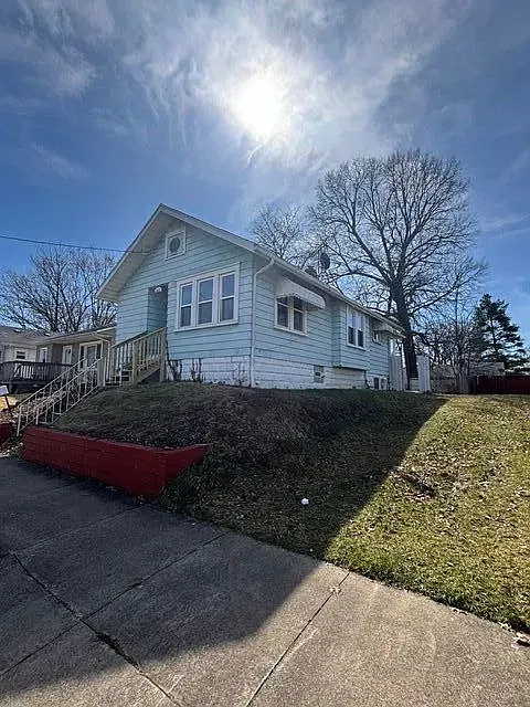 2 bed, 719 sqft, $1,175 — Photo 1