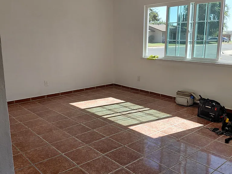 1541 N Central Ct — Photo 4