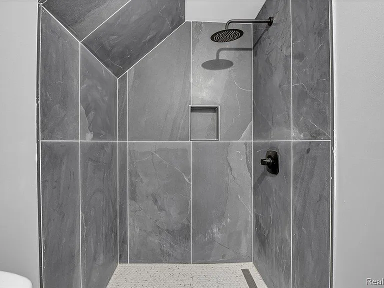 1502 Virginia Park St #B — Photo 14