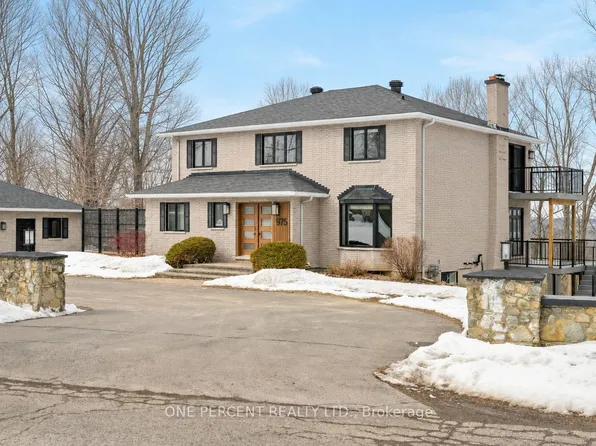 975 Fieldown St, Ottawa, ON K4C 1B9