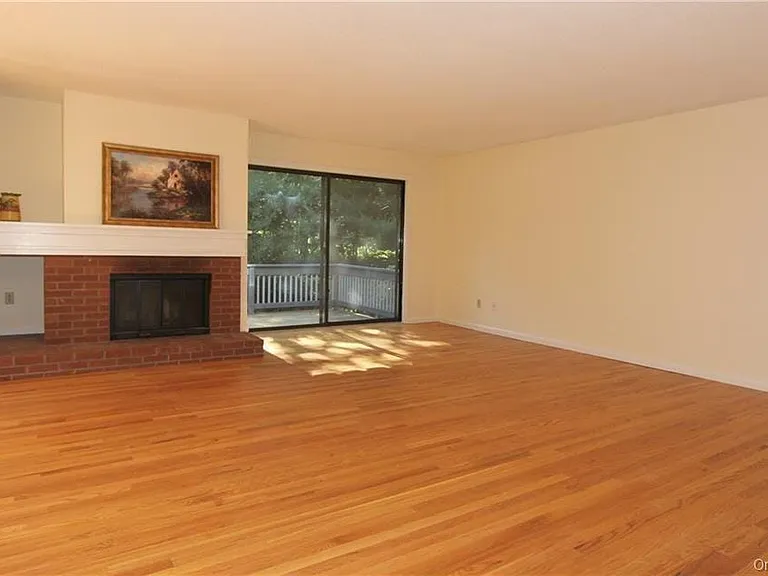 246 Heritage Hls #A — Photo 4