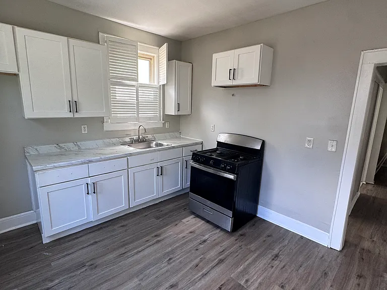 248 Nye Ave #5 — Photo 8