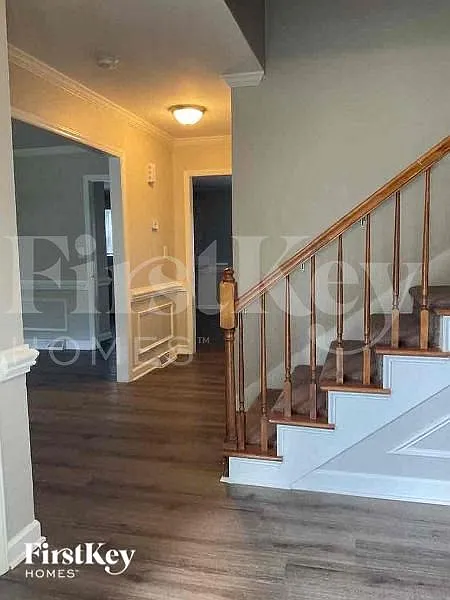 4 bed, 2.5 bath, 2905 sqft, $2,830 — Photo 2