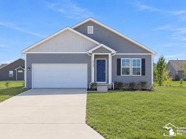9339 Silent Breeze Dr, Freeland, MI 48623