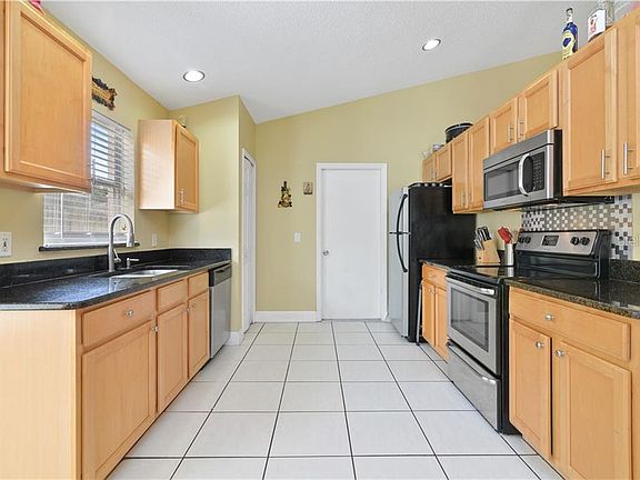 4th image of 459 Canary Island Cir