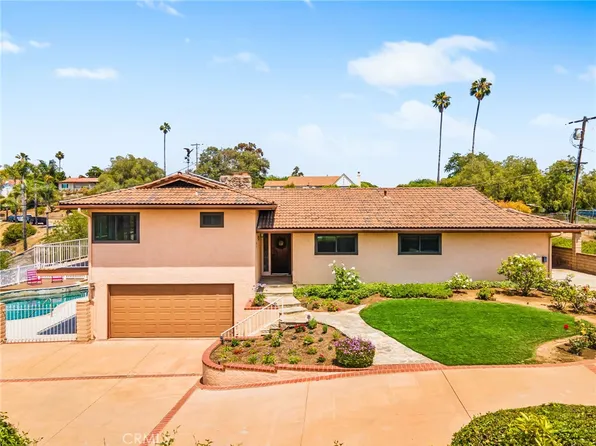 1238 Barbara Dr, Vista, CA 92084