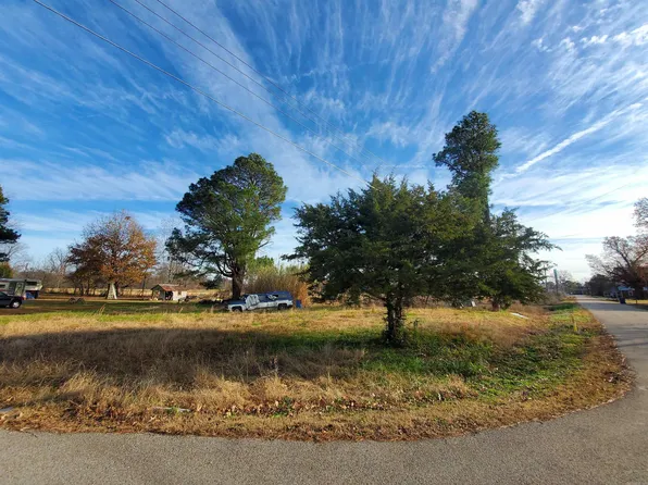 564 N Church St, Piggott, AR 72454