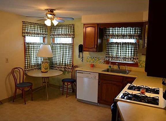 5th image of 37 Nagel Dr