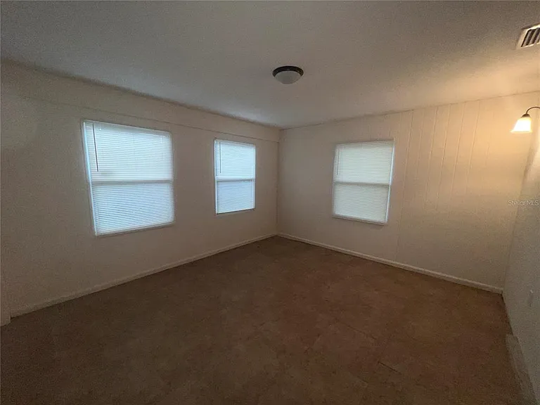 1636 Hayworth Rd — Photo 6