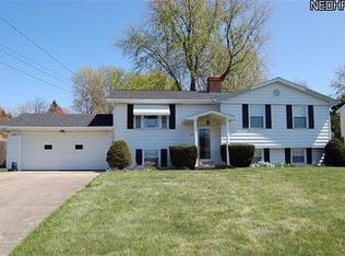 3443 Sandalwood Ln, Youngstown, OH