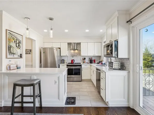 8604 W 84th St, Overland Park, KS 66212