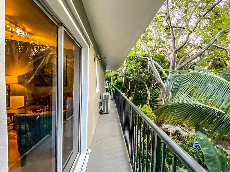 402 Coconut Dr — Photo 35