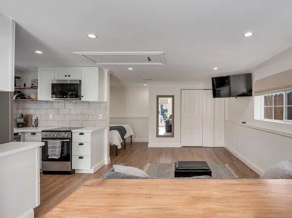 230 S Hartson St #B, Napa, CA 94559