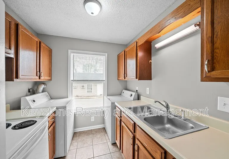 191 Oak St #2 — Photo 7