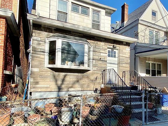 2nd image of 10215 88th Ave
