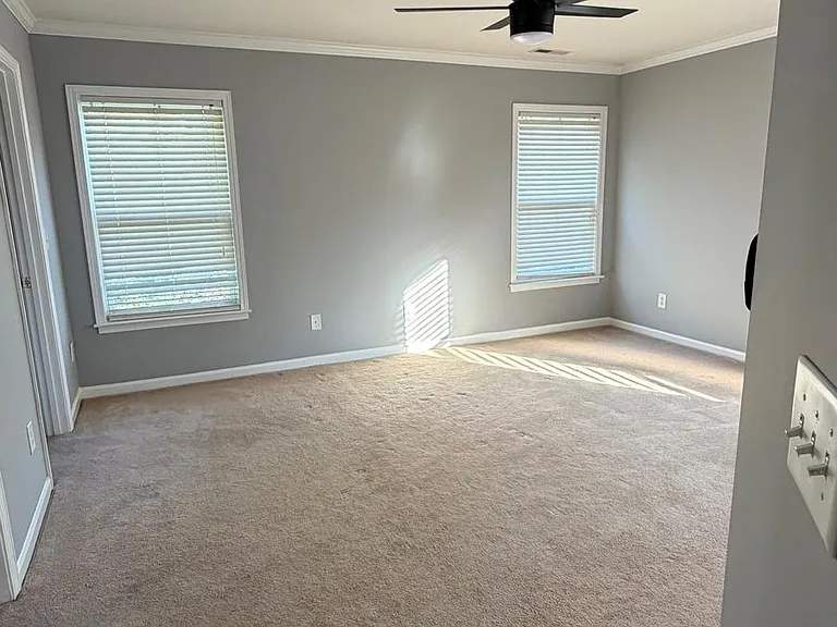 4008 Remington Oaks Cir — Photo 32