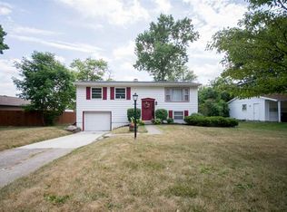 8250 Sunny Ln, Fort Wayne, IN 46835