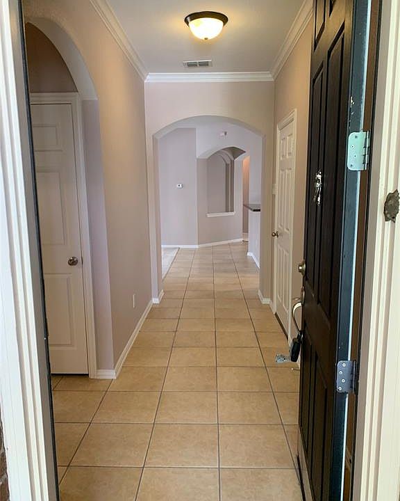 1st image of 5901 Mariposa Dr