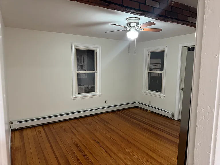 160 Washington St #2 — Photo 4