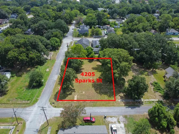 4205 Sparks St, Beaumont, TX 77705