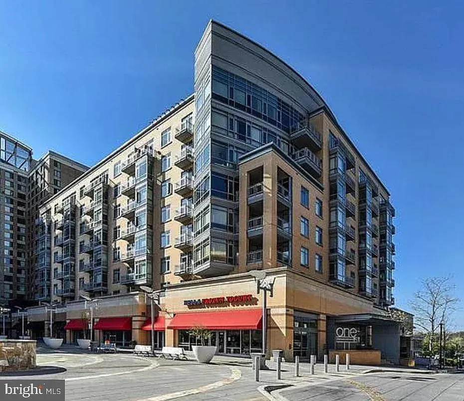 6506 America Blvd APT 816 photo 1