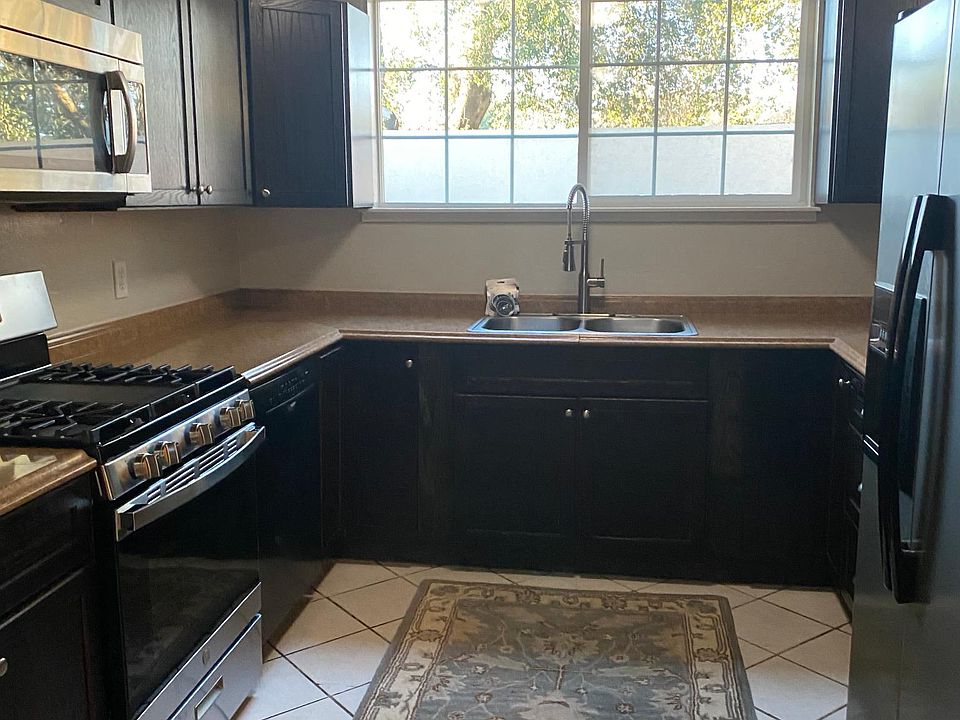 1st image of 205 Baines Ave #205