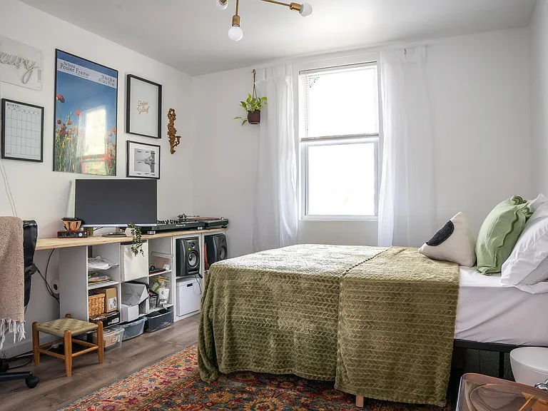 1537 W Stiles St #2 — Photo 16