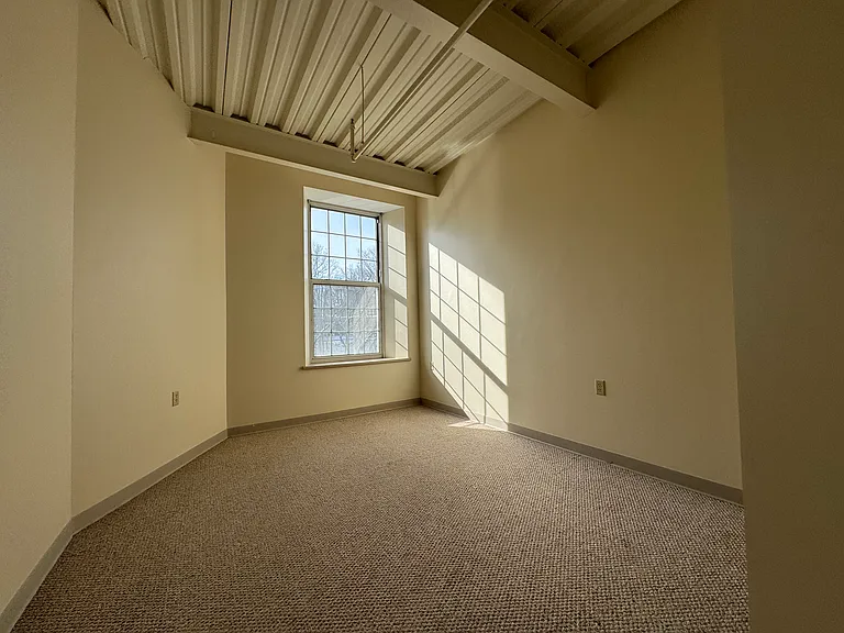 480-303 Main St #302 — Photo 5