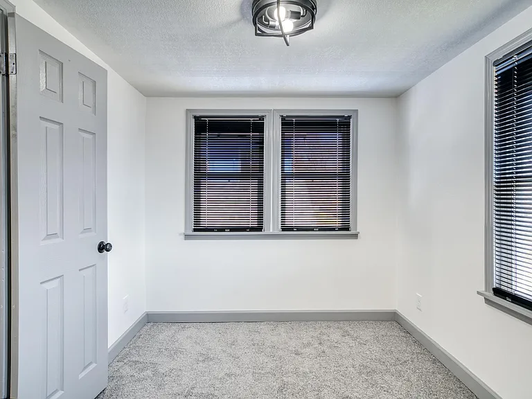 5647 Olive St — Photo 13