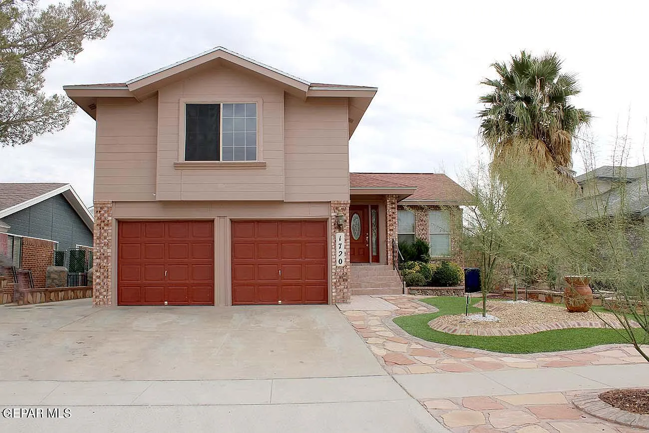 3 bed, 2.5 bath, 1677 sqft, $1,800 — Photo 1