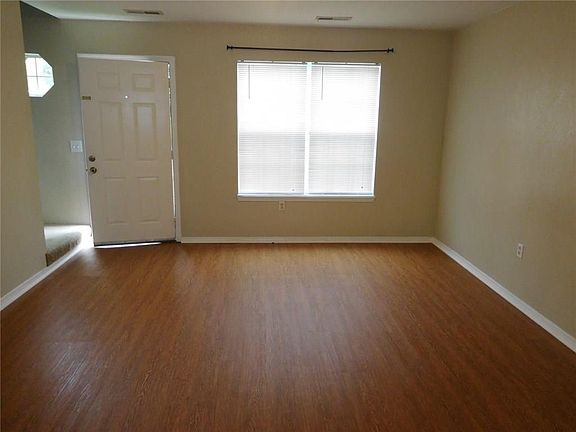 2nd image of 1407 Camellia Dr #A