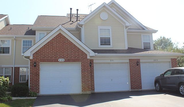 1st image of 225 Ashbury Ln W