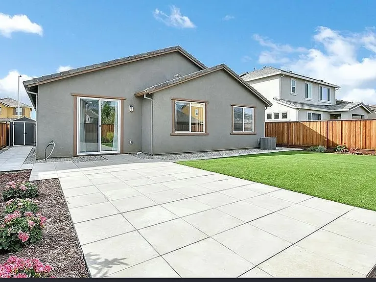 5443 Pinzano Way — Photo 3