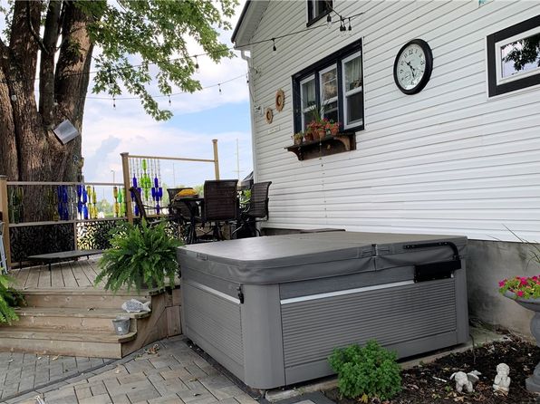 469 Salt Rd, Webster, NY 14580