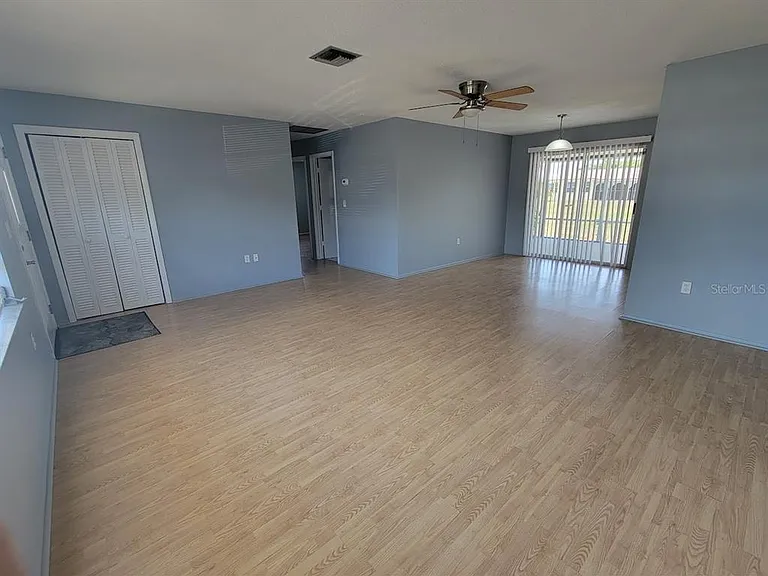 22329 Niagara Ave — Photo 10