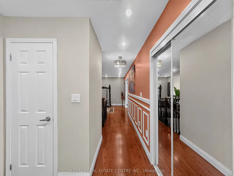 266 Fennamore Ter — Photo 21