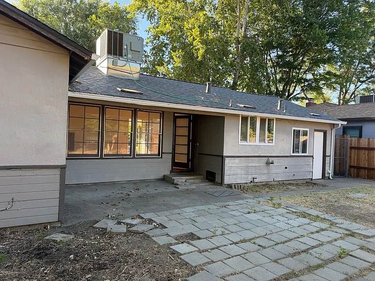 1921 Maryland Ave — Photo 13