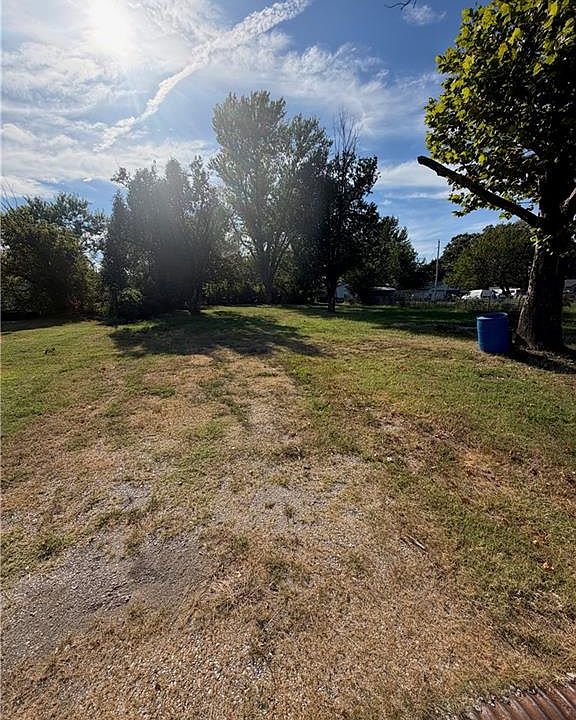 1st image of 406 S Allison Rd