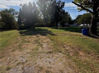 406 S Allison Rd, El Dorado Springs, MO 64744