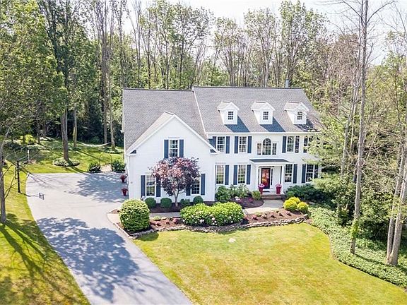 3rd image of 22 Lakeridge Dr S