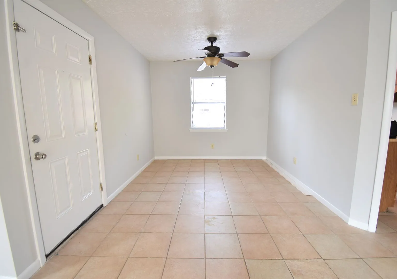 Coming Soon: 2 Bedroom, 2 Bathroom Duplex (No Pets) — Photo 4